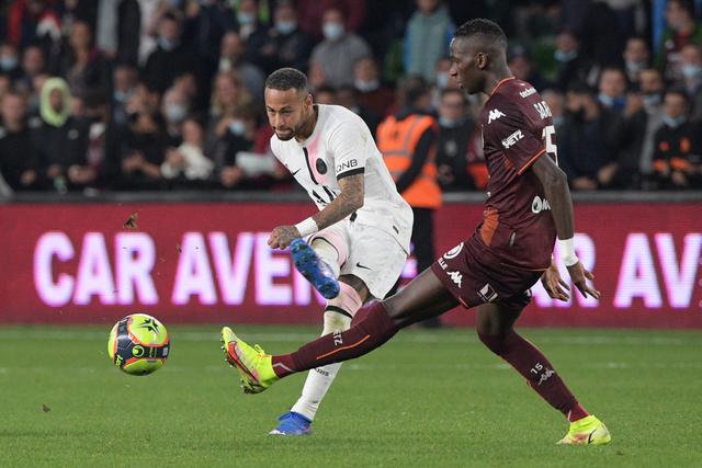 哈兰德：瓜帅对我要求非常多 但这正是我想要的