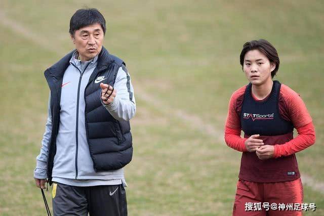 欧冠-吉鲁失点丘库埃泽处子球 AC米兰1-3多特蒙德